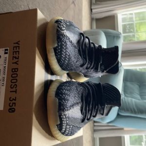 Yeezy Boost 350 V2 (USED)